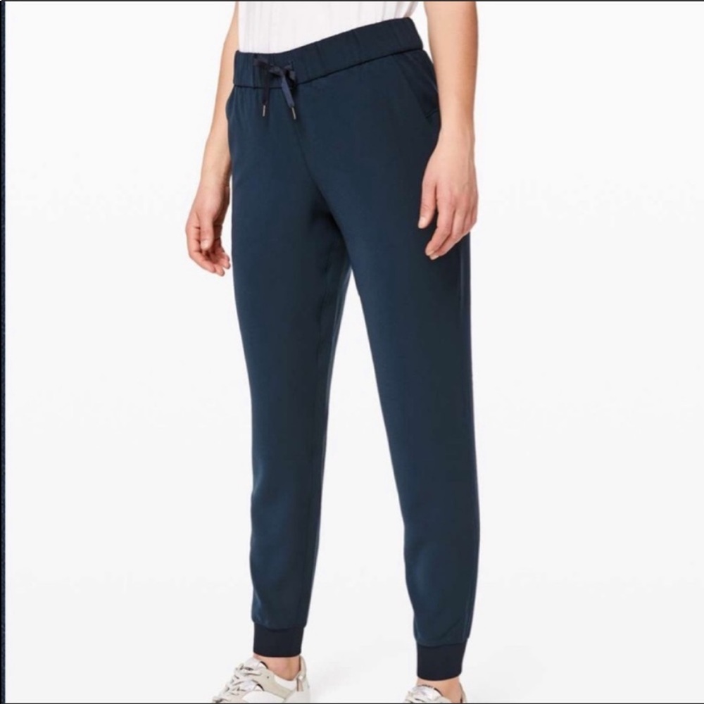 🌸 NWT Lululemon On the Fly Jogger